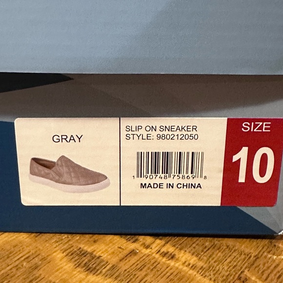 Mountain sole new in box slip on sneaker sz 10 - Picture 2 of 7